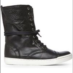 Steve Madden “Resolvve” Lace Up Sneakers